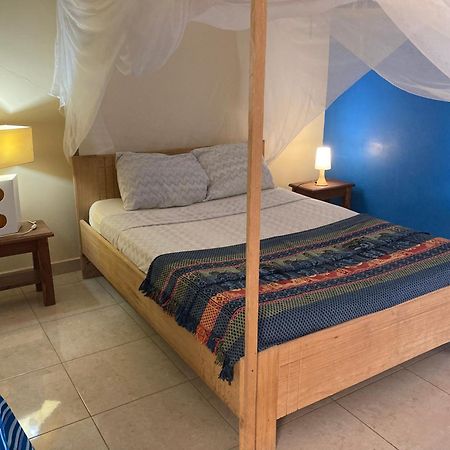 Chez medzo et patou Hotel Popenguine Kültér fotó